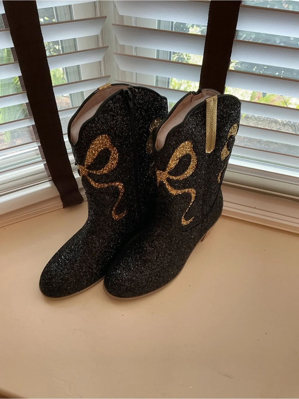 Women's Glitter Western Boots - Black & Gold